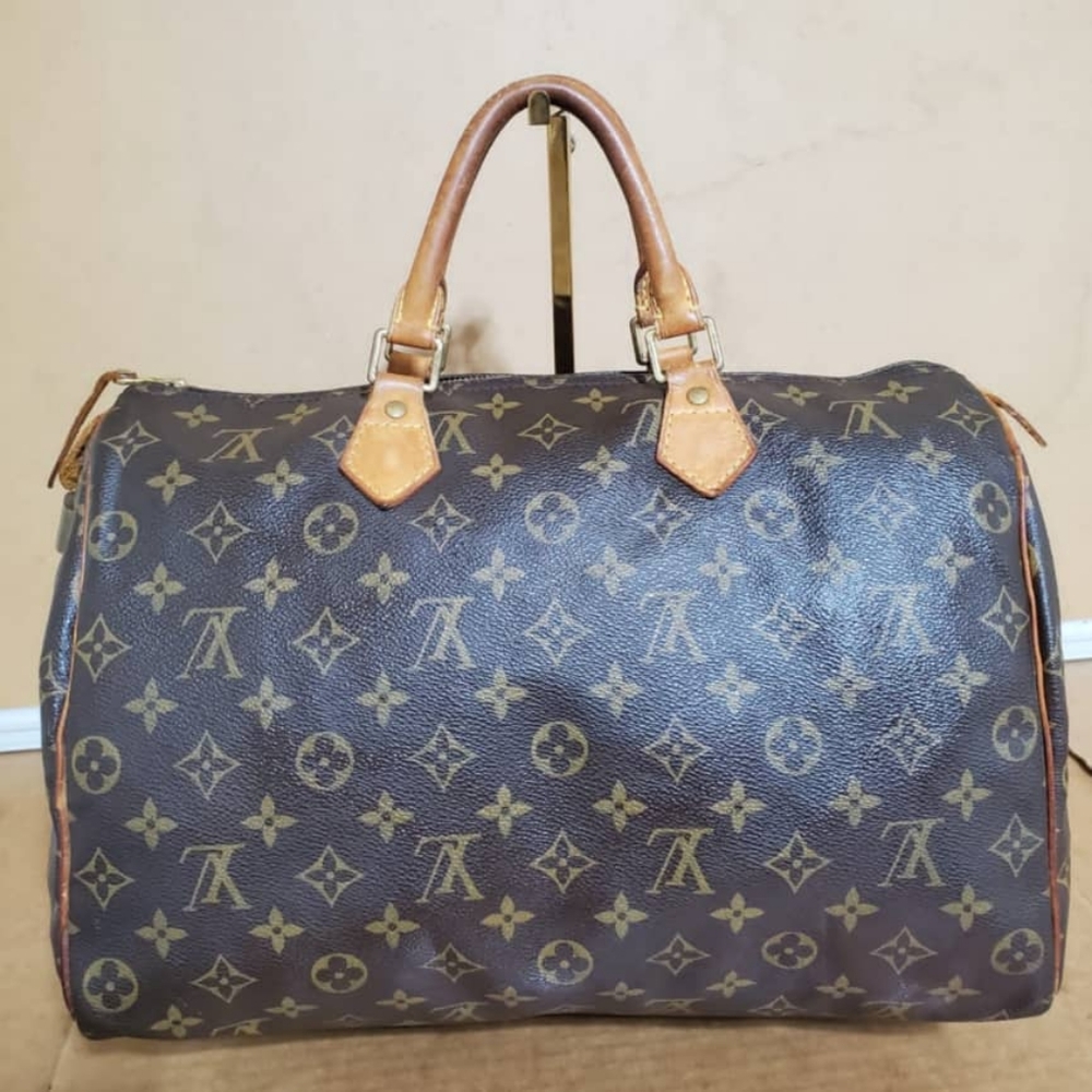 Authentic LOUIS VUITTON Monogram Speedy 35 beautiful bag